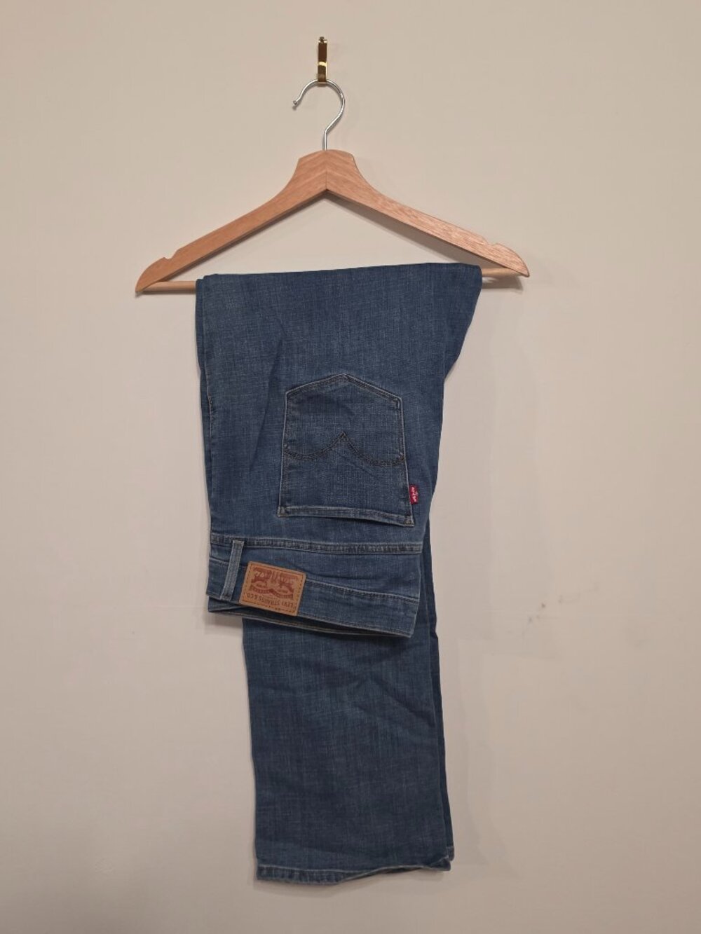 Levi's 315 Shaping Bootcut Jeans
